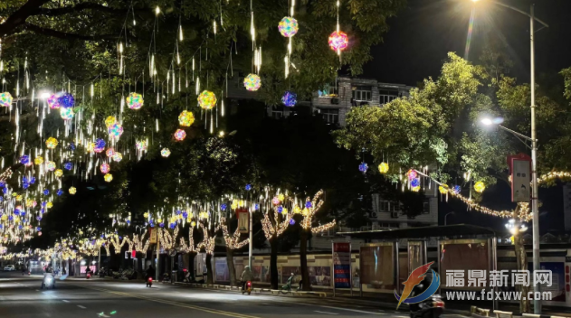 14000多盏灯扮靓城市夜景